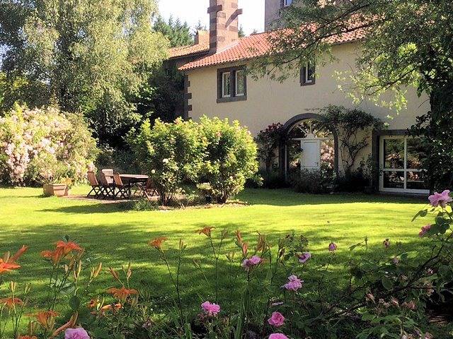 Chambre d’hôte pour 3 personnes, avec jardin dans Parc naturel régional des Volcans d'Auvergne - 3