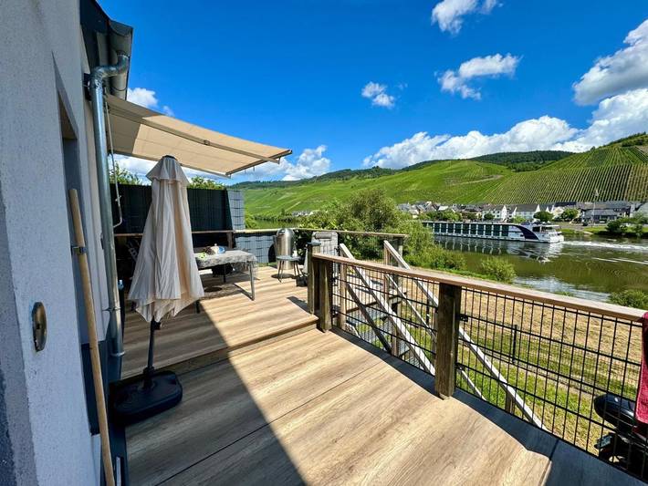 Ferienhaus für 4 Personen, mit Balkon und Terrasse sowie Garten und Ausblick in Kinheim