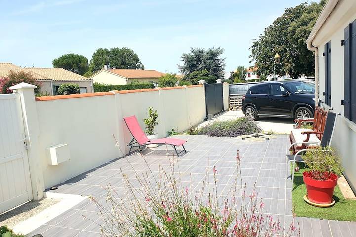 Location de vacances pour 7 personnes, avec terrasse et jardin à Saint-Xandre - 3