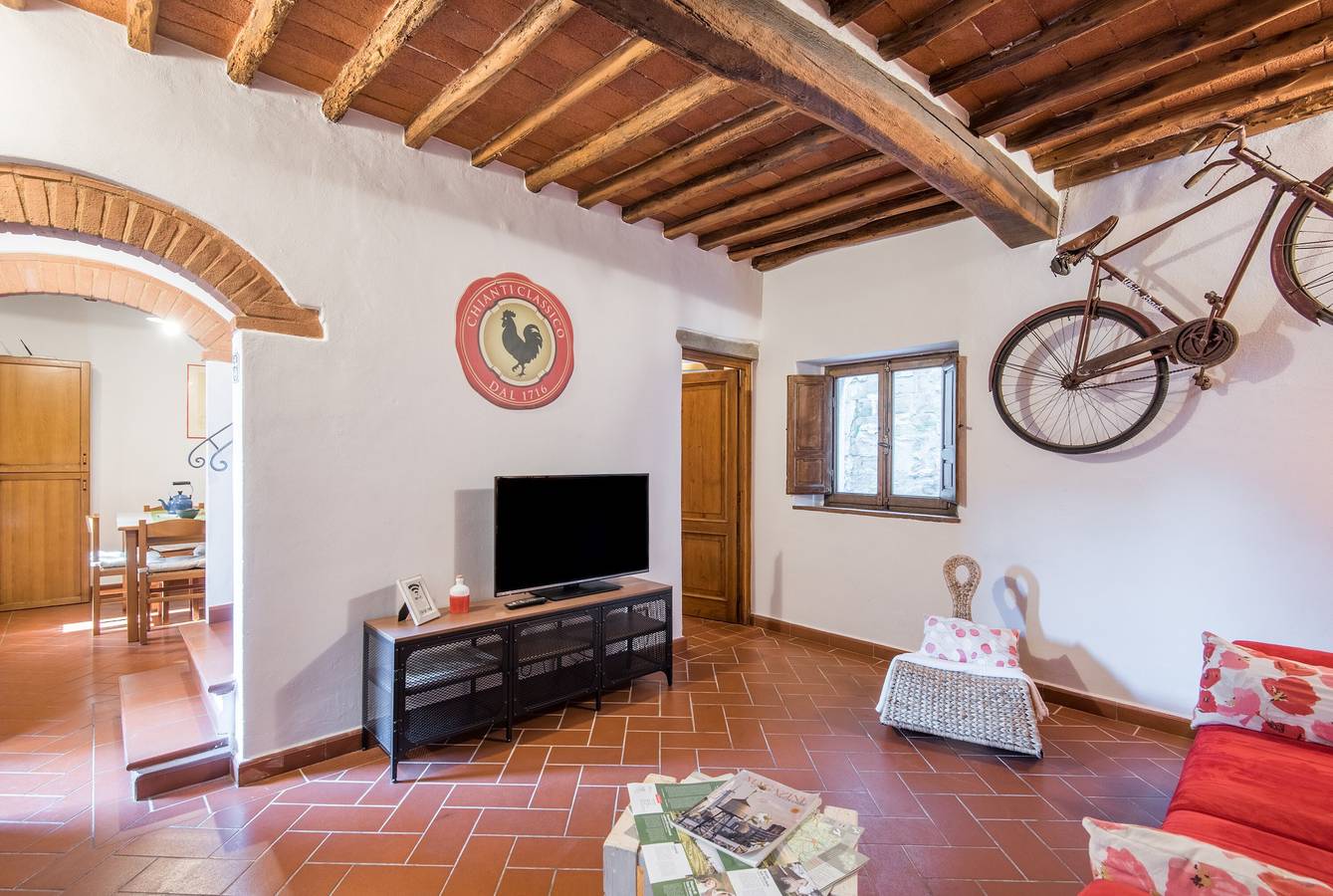 Casa vacanze 'L'arco Della Fonte' con terrazza privata, Wi-Fi e aria condizionata in Gaiole in Chianti, Chianti