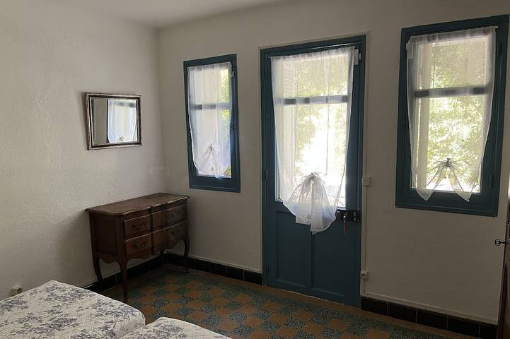 Gîte pour 4 personnes, avec terrasse et jardin dans Ile De Bendor - 3