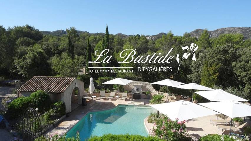 Hôtel pour 2 personnes, avec vue ainsi que piscine et jardin, animaux acceptés