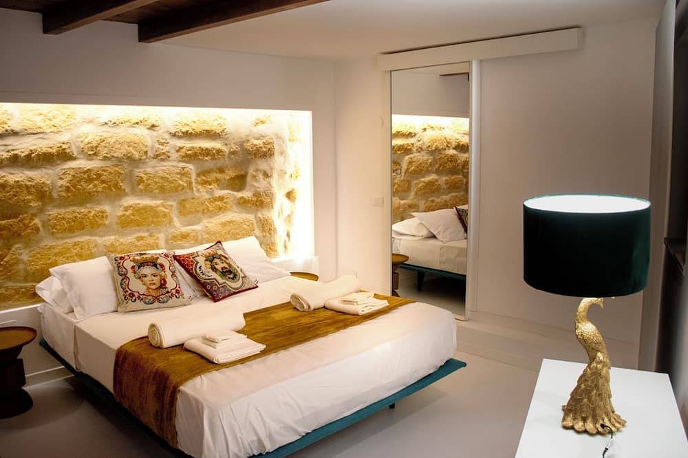 Entire apartment, Urban Chic Apartment offers all the comforts in the center of Agrigento. in Agrigento, Agrigento Province