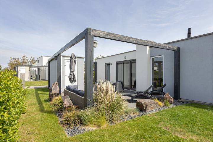 Ferienhaus für 4 Personen, mit Balkon/Terrasse und Terrasse sowie Garten und Sauna in Callantsoog