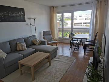 Gîte pour 6 personnes, avec balcon à Évry