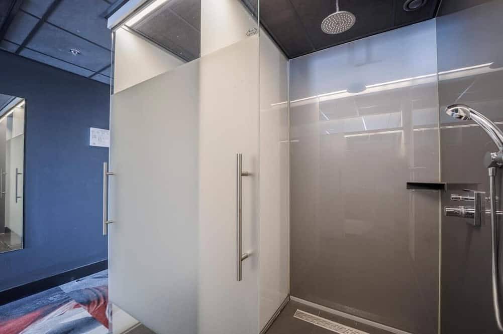 Comfortable Suite Near Leiden Canals with Indoor Pool Access in Leiden, North Sea Netherlands