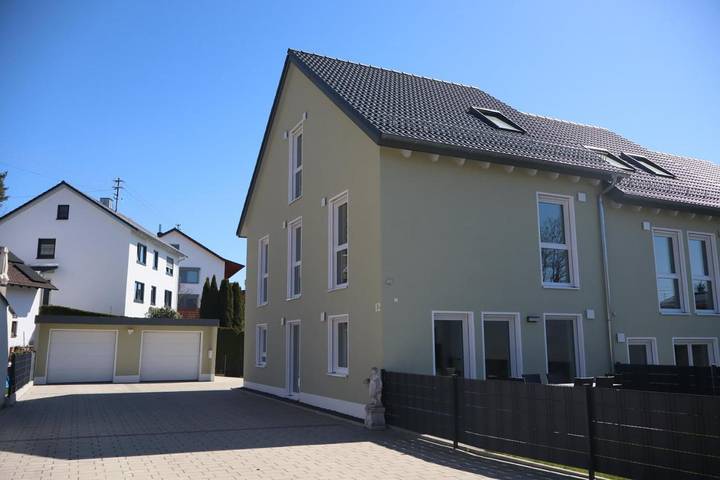 Ferienhaus für 6 Personen, mit Garten und Ausblick in Günzburg