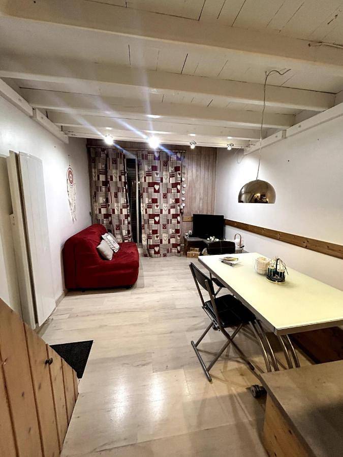 Gîte pour 5 personnes, avec vue et terrasse dans Cinéma L'Aiguille - 4