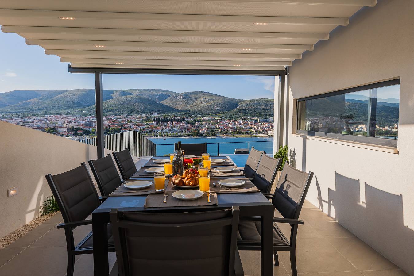 Cozy Villa for Your Perfect Getaway in Trogir, Čiovo