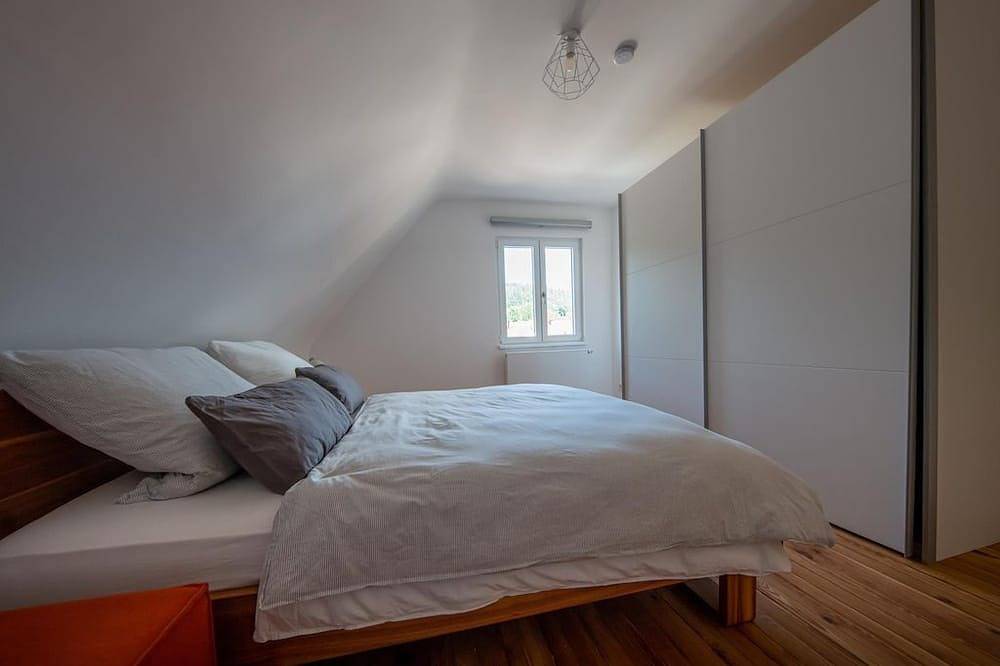 Ganze Wohnung, Haus Am Brunnen - Ferienhaus, Dusche und Bad, Wc, 3 Schlafräume in Nothweiler, Landkreis Südwestpfalz