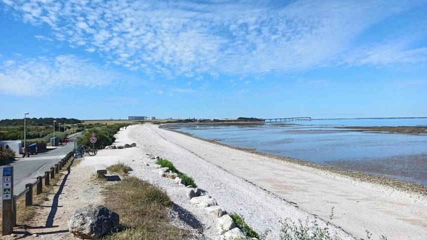 Location de vacances pour 6 personnes, avec vue et jardin à Nieul-sur-Mer - 4