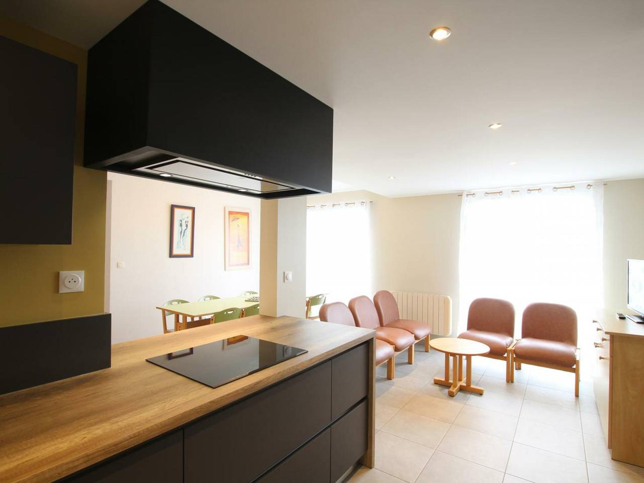 Maison spacieuse à La Hague avec animaux acceptés et parking in Biville, La Hague