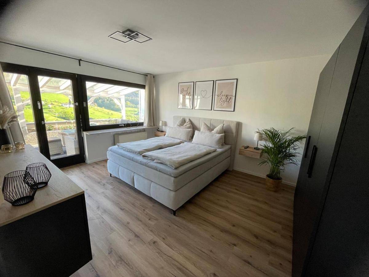 Two-Bedroom Apartment with View in Bad Peterstal-Griesbach, Forêt-Noire centrale
