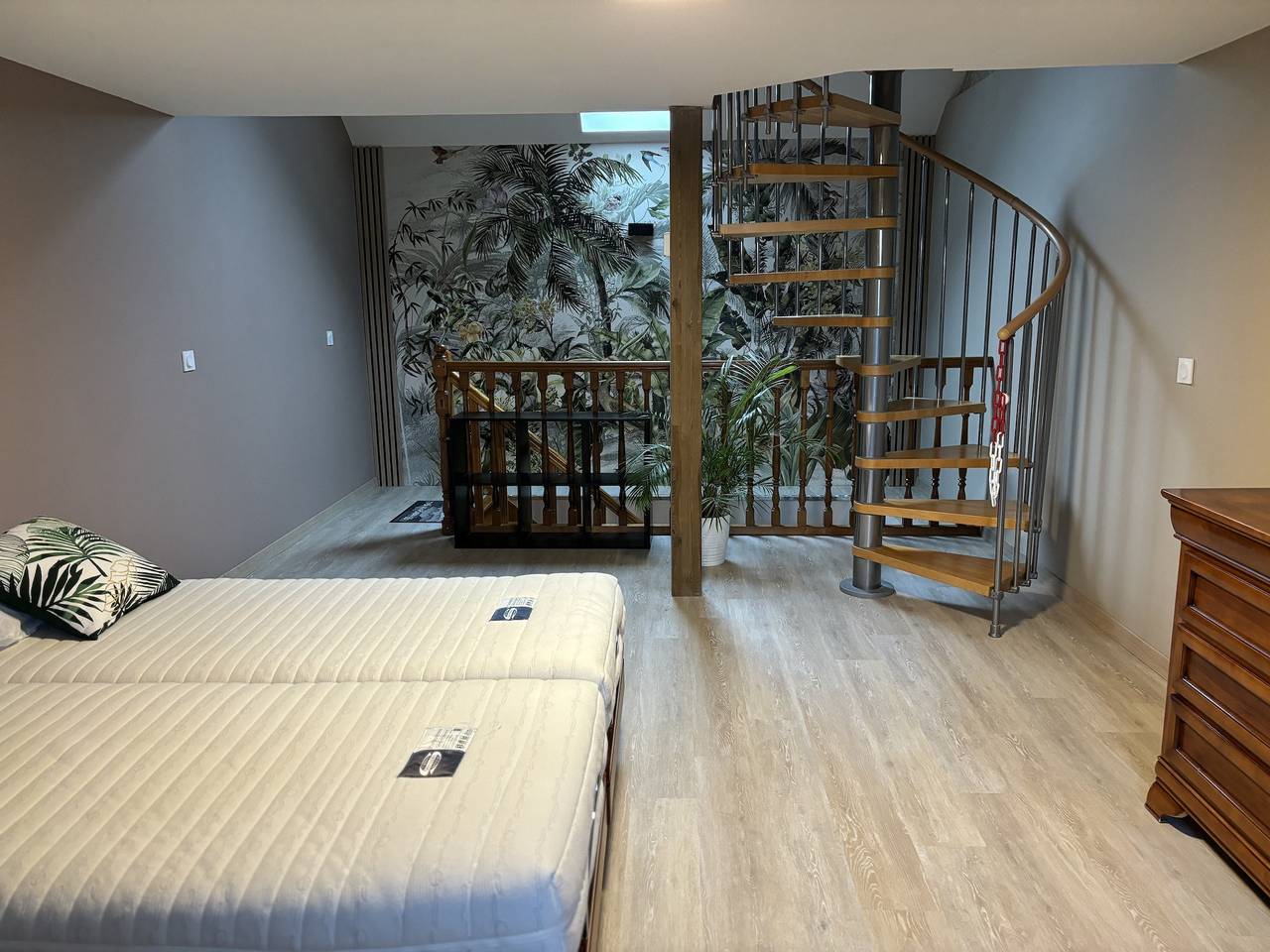 Encantadora casa cerca de Sains con spa y jardín cerrado in Sains, Región de Saint-Malo