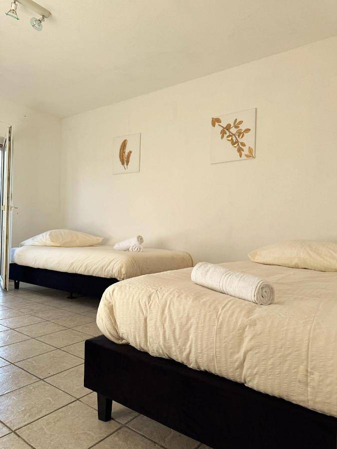 Ferienwohnung für 12 Personen, mit Balkon und Terrasse sowie Garten und Sauna in Laatzen