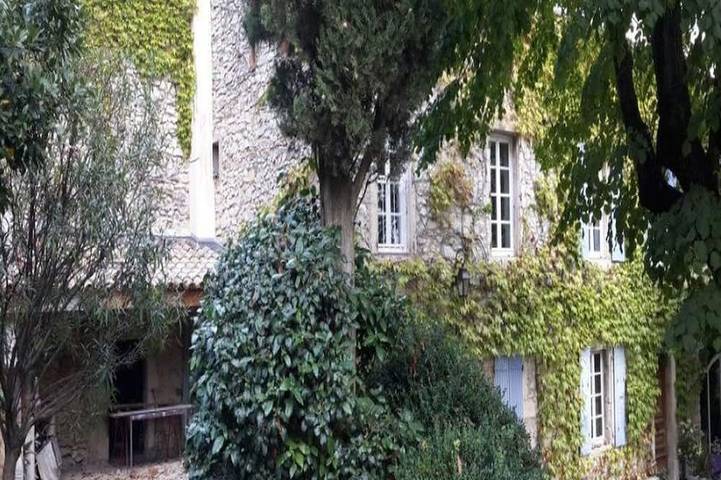 Gîte pour 5 personnes, avec jardin à Sauzet