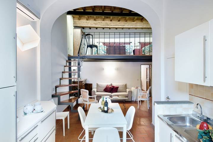 Ganze Wohnung, Ferienwohnung für 4 Personen mit Garten in Florence city center, Florenz