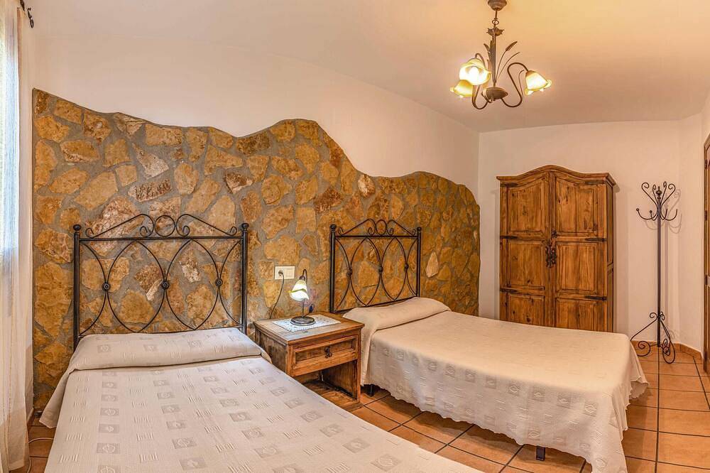 Nice home in Mecina Bombarón with Wifi in Mecina Bombarón, Alpujarra de la Sierra