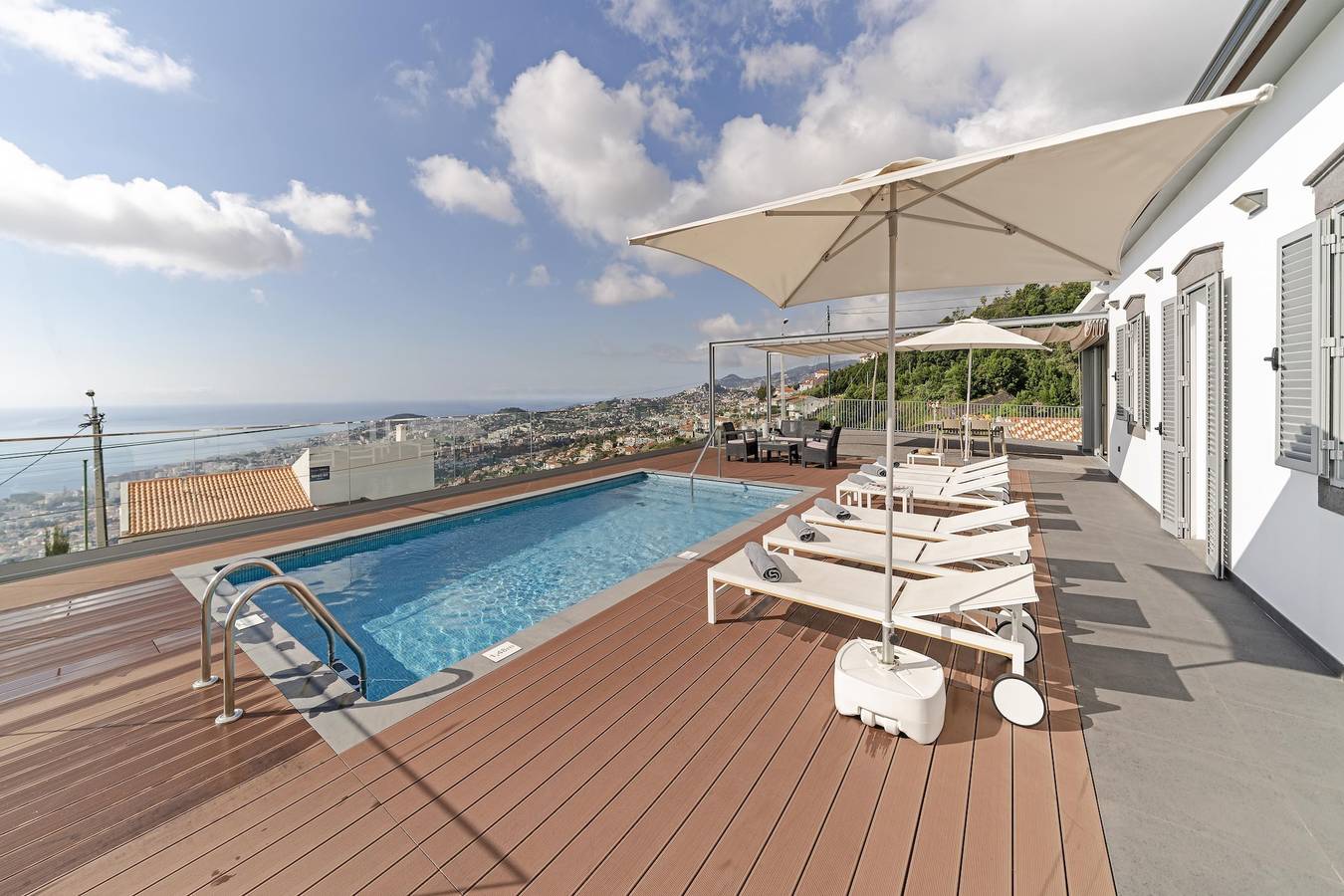 Character villa, sea and Funchal view | Portada in Monte (Madeira), Madeira