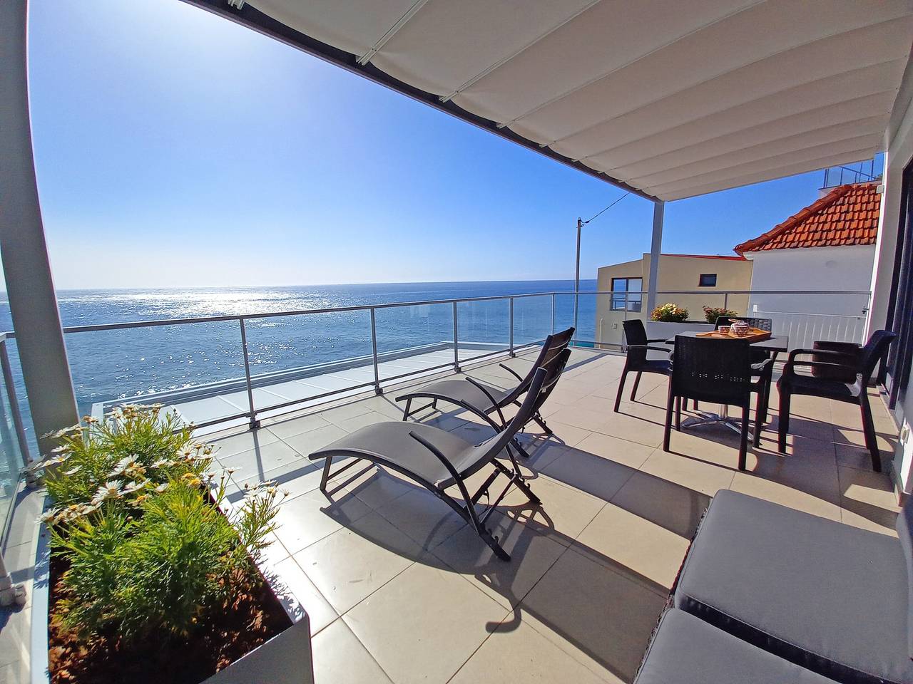 Appartement entier, Appartement 'The Wave House - Two Bedroom' avec vue sur mer, Wi-Fi et climatisation in Jardim do Mar, Île de Madère