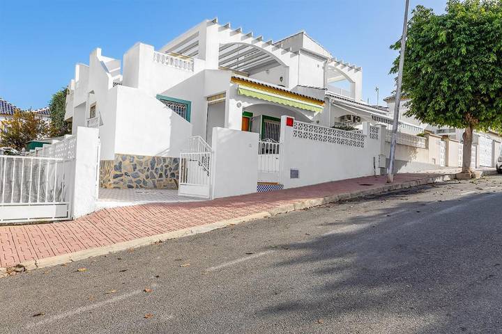 Apartamento para 6 personas, con Terraza además de Piscina y Vistas en Los Balcones