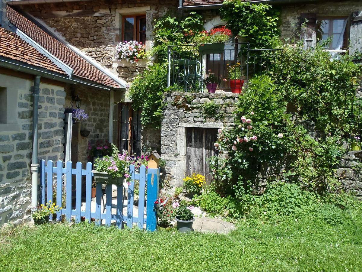 Three-Bedroom House in Écutigny, Région de Beaune