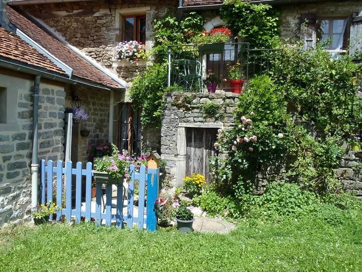 Location de vacances pour 7 personnes, avec Balcon et Terrasse ainsi que Jardin et Vue à Écutigny