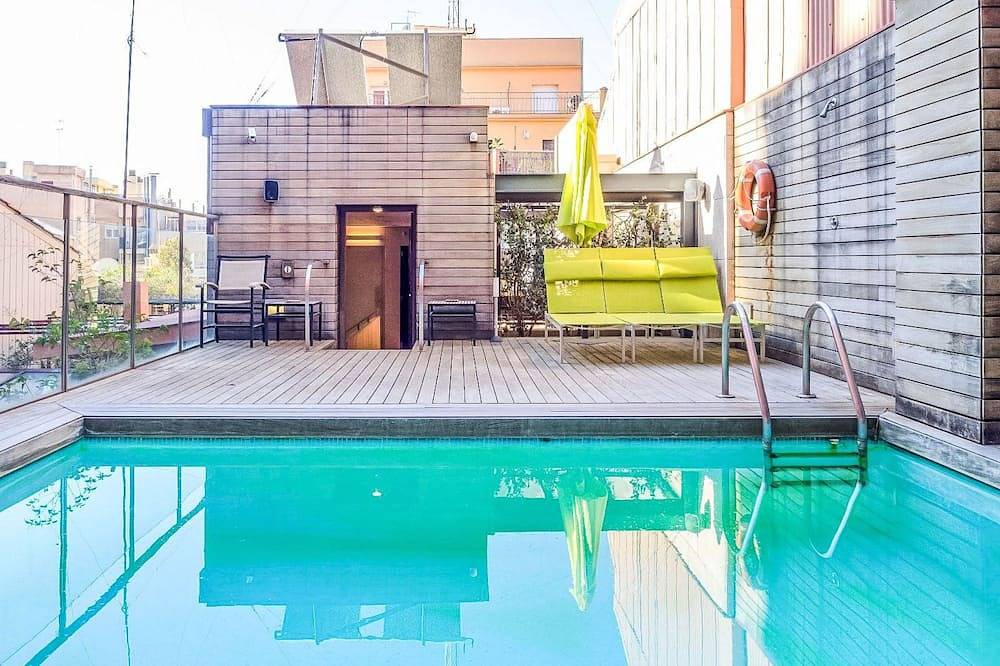 Villa con piscina privada, sauna y sala lounge en Barcelona in Sant Andreu, Barcelona
