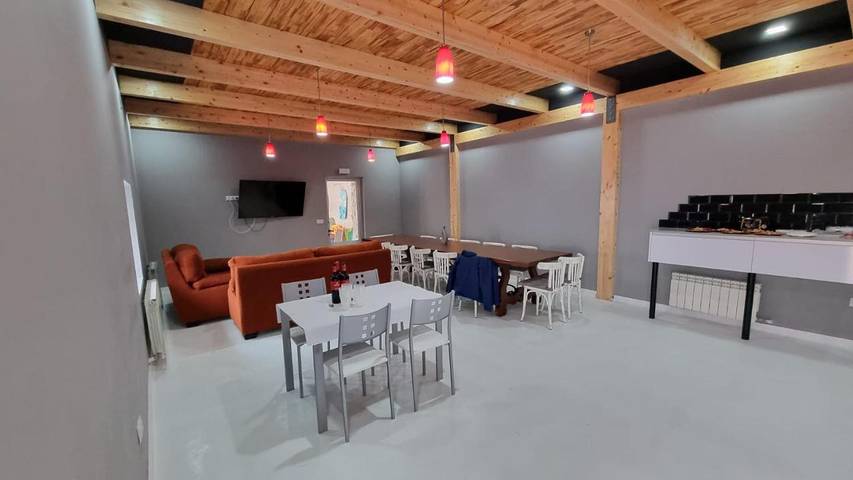 Casa rural para 12 personas, con piscina además de jardín y vistas en El Cerrato - 4