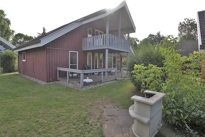 Ferienhaus für 8 Personen, mit Balkon und Sauna sowie Garten, kinderfreundlich in Granzow