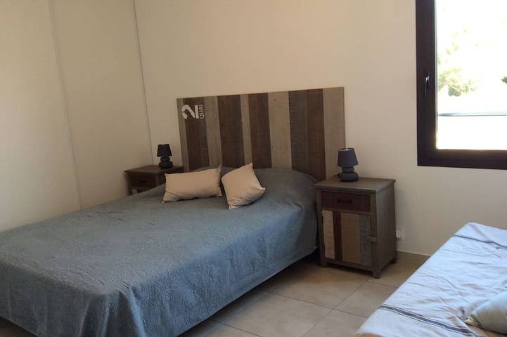 Ganze Wohnung, Neue 3-Zimmer-Wohnung Porticcio - Meerblick - 4 Gehminuten vom Strand entfernt in Grosseto-Prugna, Golfe D'Ajaccio