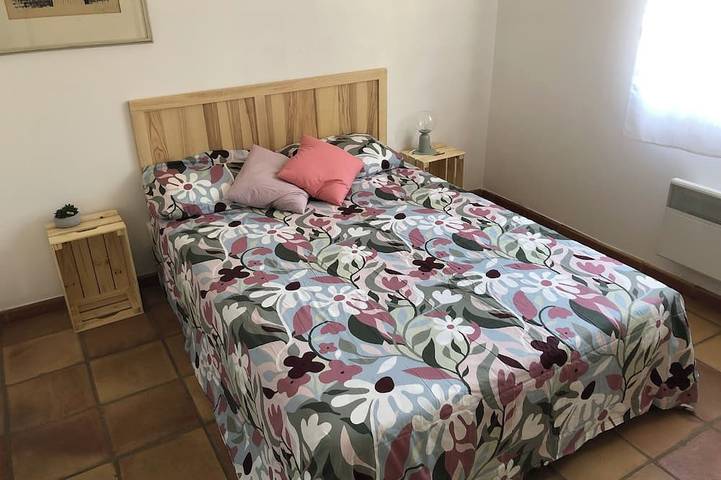 Location de vacances pour 6 personnes, avec jardin et terrasse, animaux acceptés à Belgentier - 2