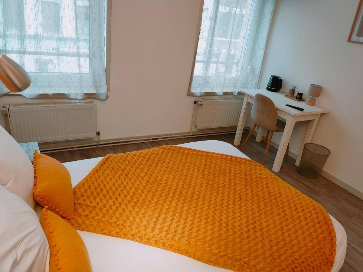Double Room in Saint-Pol-sur-Ternoise, Région d'Arras