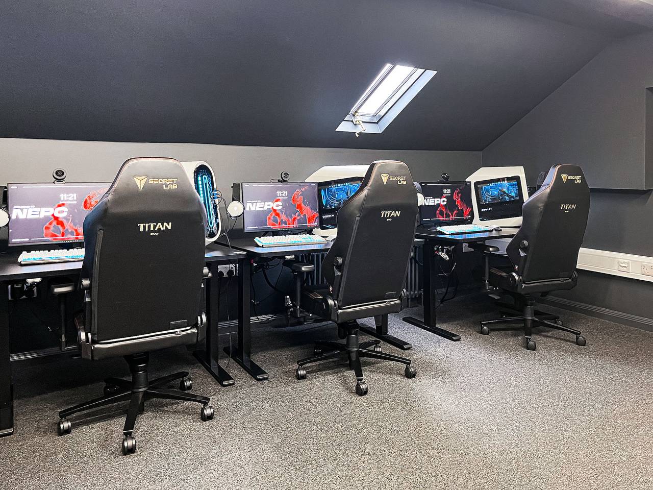 Emerald - Ukc7696 in Sunderland