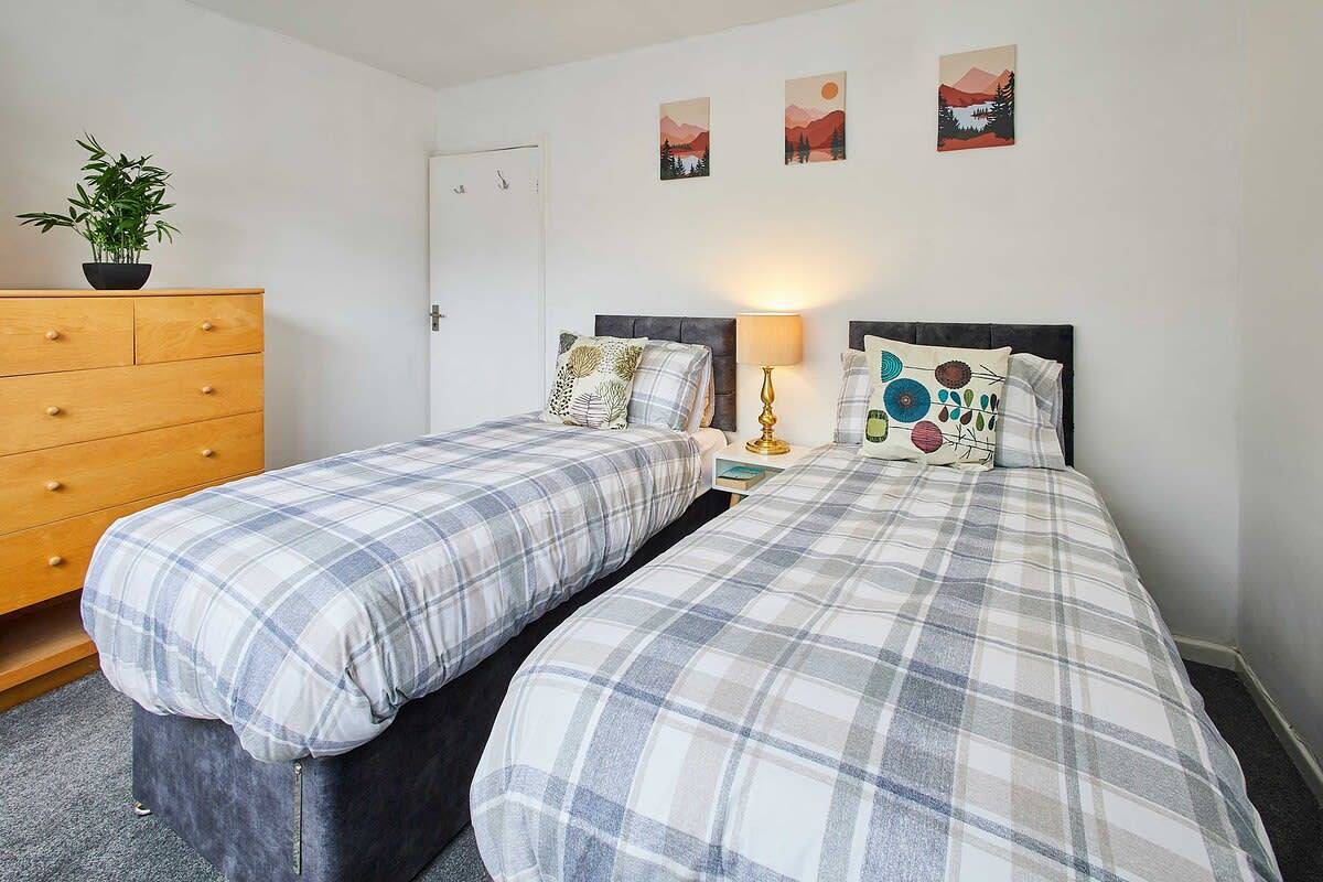 Entire apartment, Host & Stay | Shaftsbury in Burton Joyce, Nottinghamshire