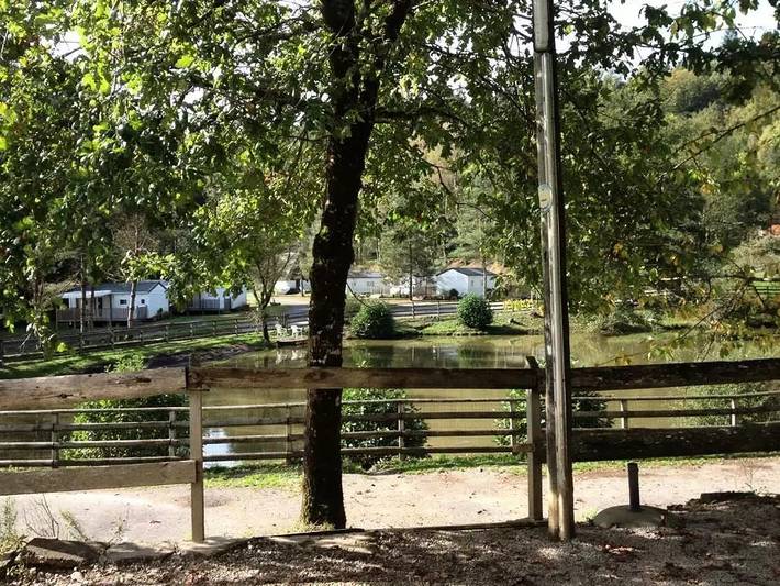 Camping pour 4 personnes, avec terrasse, animaux acceptés en Corrèze - 3