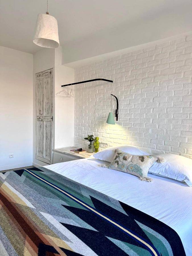 Gîte pour 3 personnes, avec vue dans Office De Tourisme Du Pays Des Sorgues Et Des Monts De Vaucluse - 3