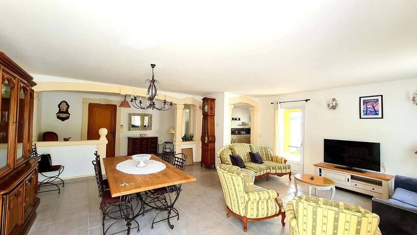 Location de vacances pour 8 personnes, avec piscine ainsi que vue et jardin à Châteauneuf-du-Pape - 4