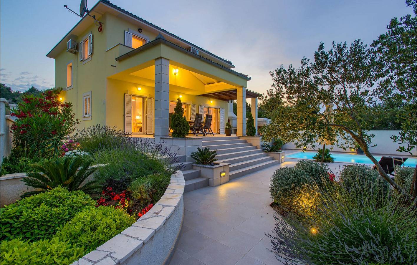 Ferienhaus für 8 Personen mit Terrasse in Kukljica, Uglijan