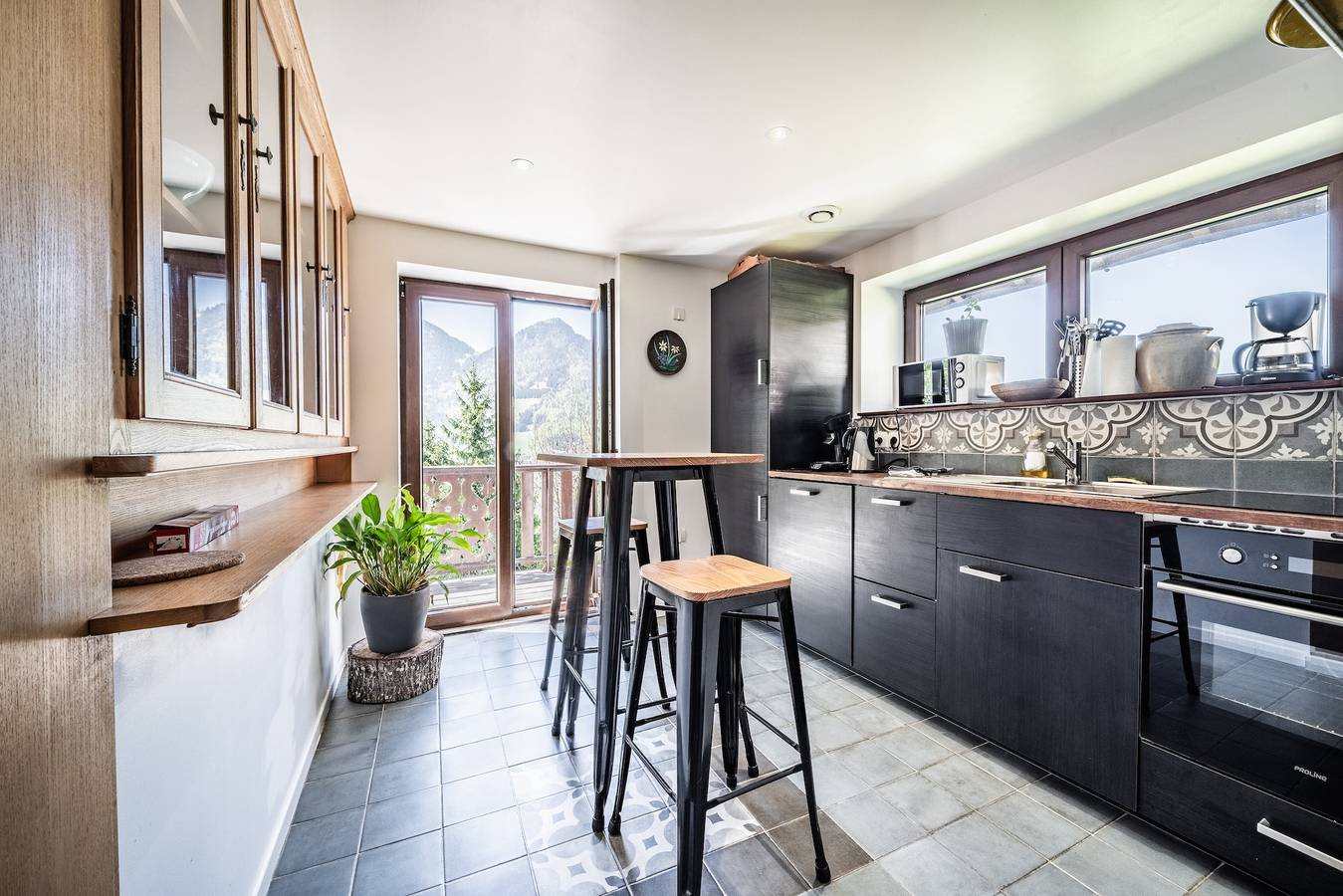 Apartamento entero, Apartamento 'Dent d'Oche' con vistas a la montaña, balcón y Wi-Fi in Vacheresse, Thonon-les-Bains region