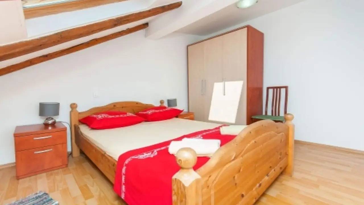 Ganze Ferienwohnung, Ferienwohnung für 9 Personen (90 m²) in Omiš in Plaža Lara, Omiš (Kroatische Adria)