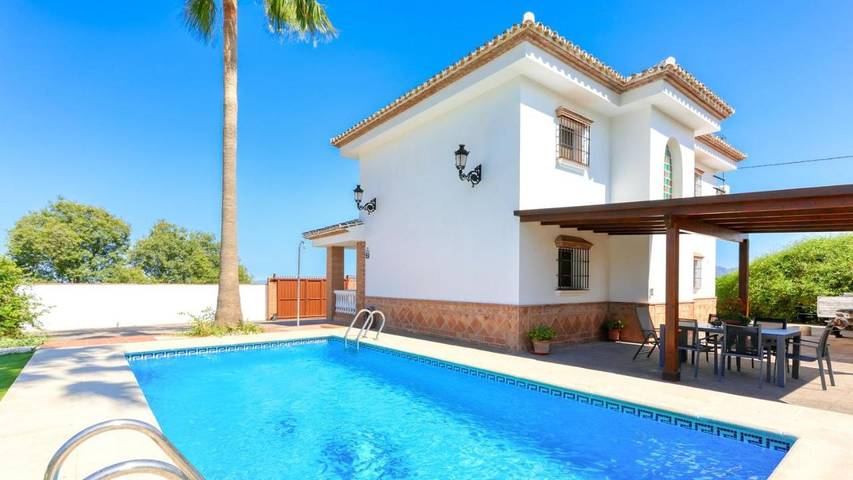 Casa rural para 8 personas, con piscina además de jardín y terraza en Alozaina - 2