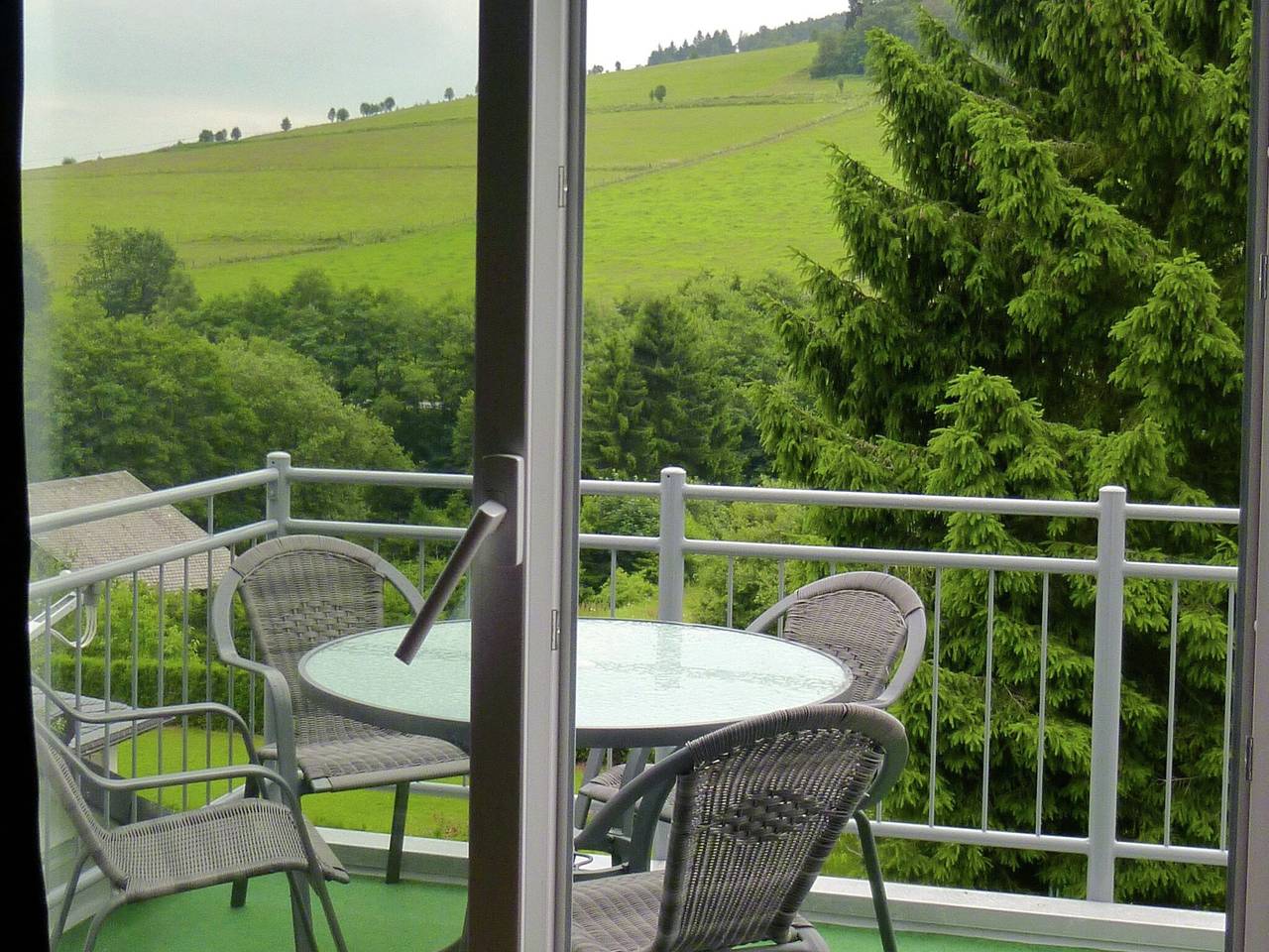 Ganze Wohnung, 2 separate Wohnungen mit Balkon an der Skipiste in Willingen, die Mittelgebirge