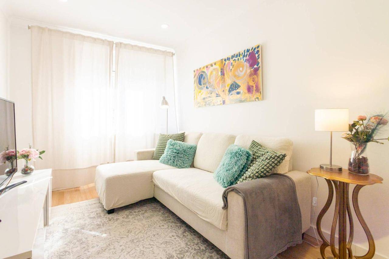Apartamento entero, Deluxe Two-Bedroom Apartment with Garden View in Benfica, Lisboa