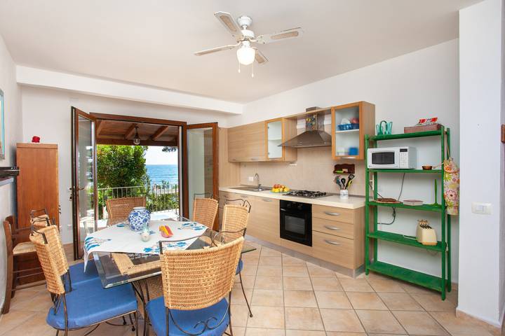 Vacation Home "Casa Sulla Spiaggia 1" with Sea-View, Terraces & Garden in Sas Linnas Siccas, Orosei