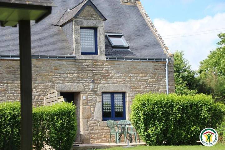 Location de vacances pour 2 personnes, avec piscine ainsi que terrasse et jardin à Plumelec - 2