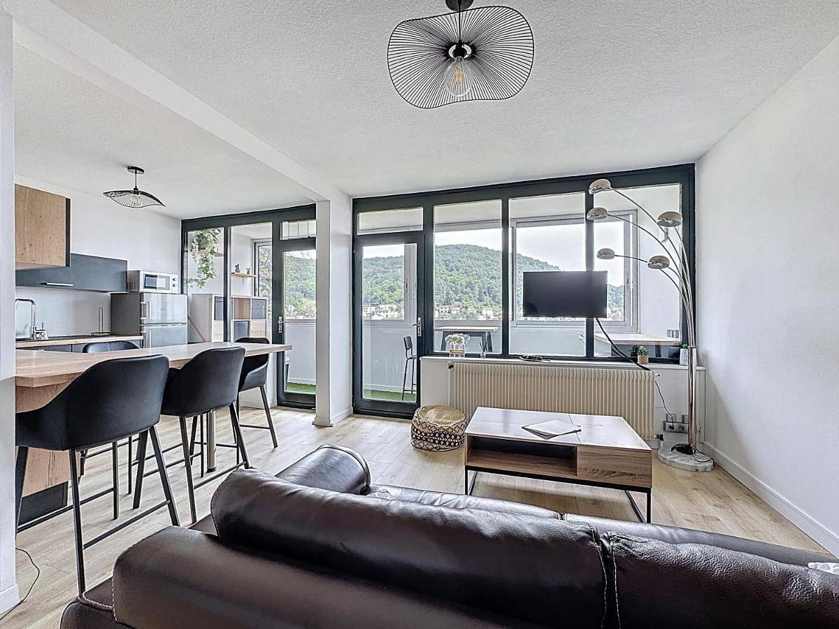 Appartement entier, Two-Bedroom Apartment in Royat, Parc naturel régional des Volcans d'Auvergne
