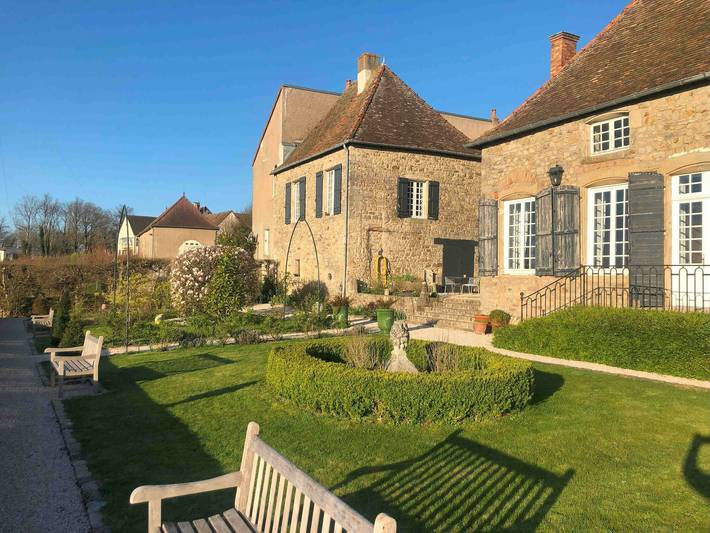 Maison de vacances pour 2 personnes, avec jardin et terrasse dans Saône-et-Loire