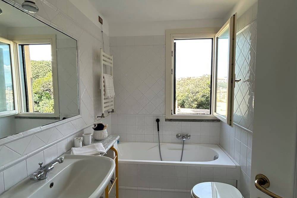 Apartamento entero, Esclusivo appartamento con ampio solarium vista mare a due passi dalla spiaggia! in Castiglione della Pescaia, Provincia de Grosseto