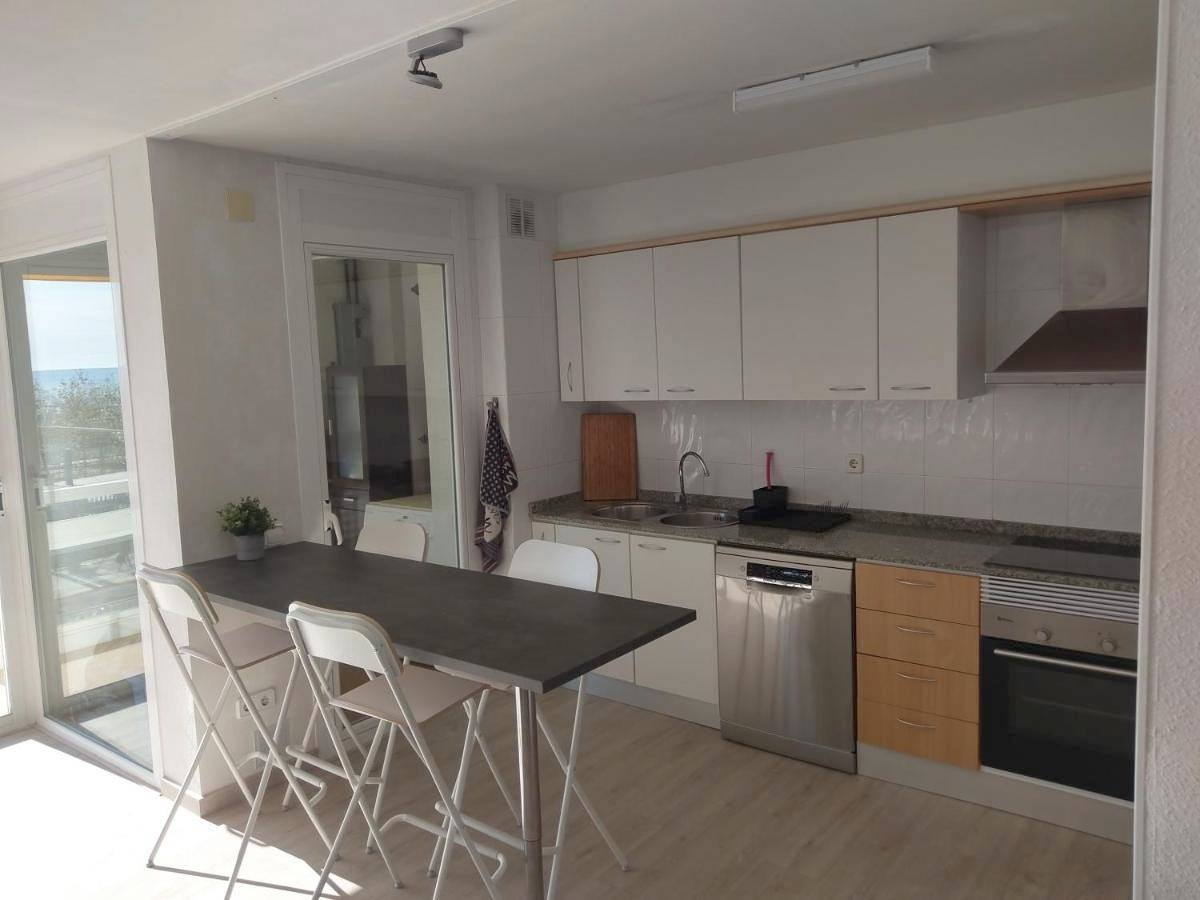 Appartement entier, Luxury Apartment Accommodation, next to beach & train station Calella in Calella, Costa del Maresme